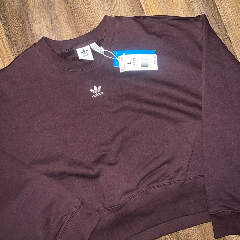 Adidas women’s cropped sweat shirt size large!!